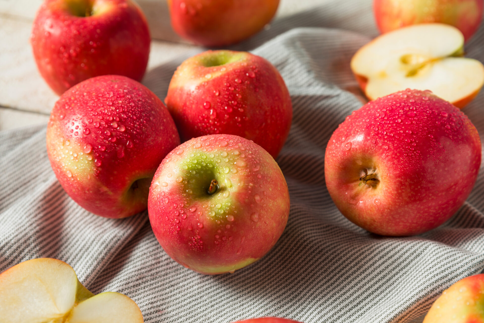 ¿Qué vitaminas tiene la manzana? - Helios